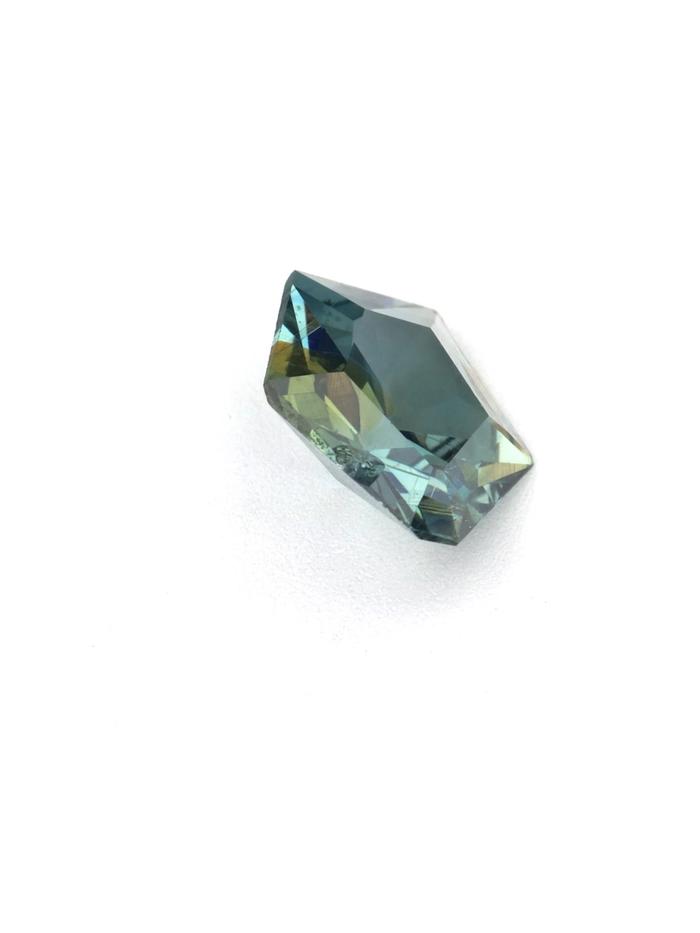 Nangi fine jewelry - green gemstone in gold