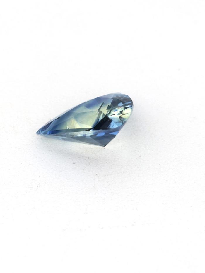 Nangi fine jewelry - blue gemstone in gold