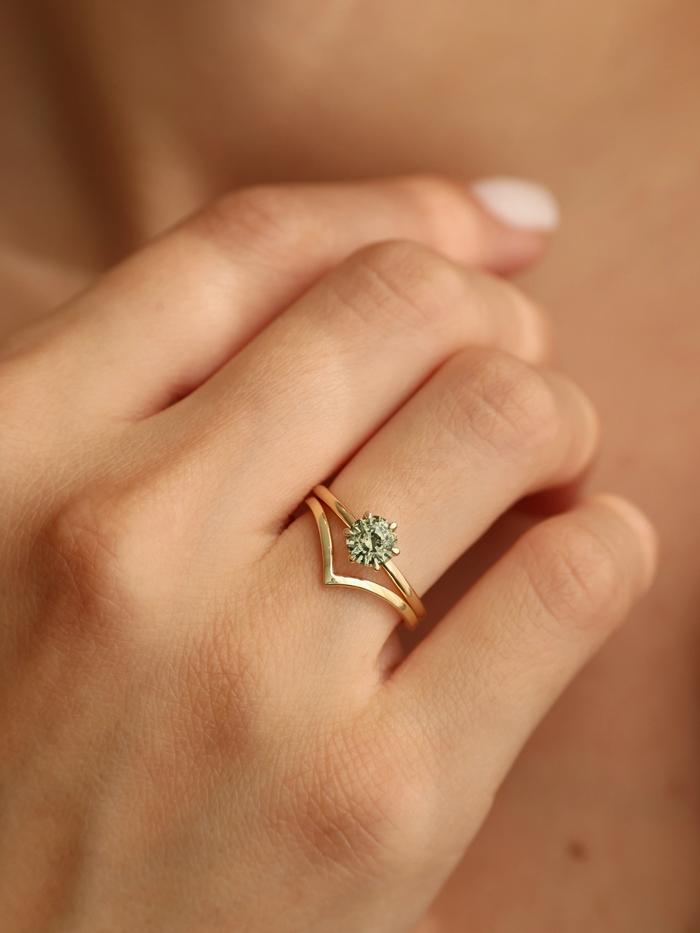 Nangi fine jewelry - green ring in yellow gold