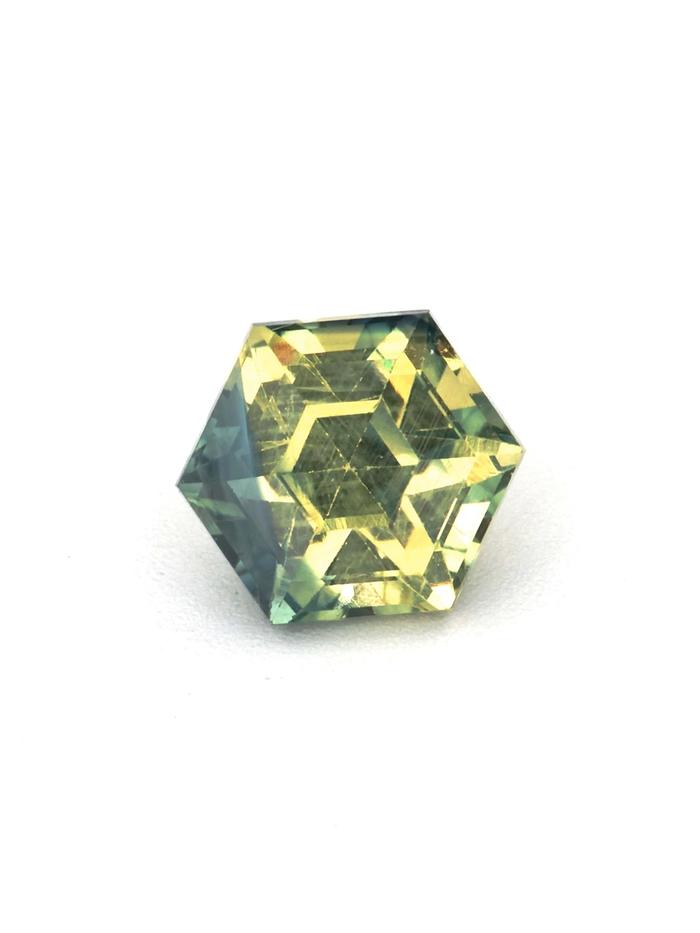 Nangi fine jewelry - green gemstone in gold