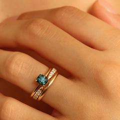 Nangi fine jewelry - teal / Peacock sapphire ring in yellow gold