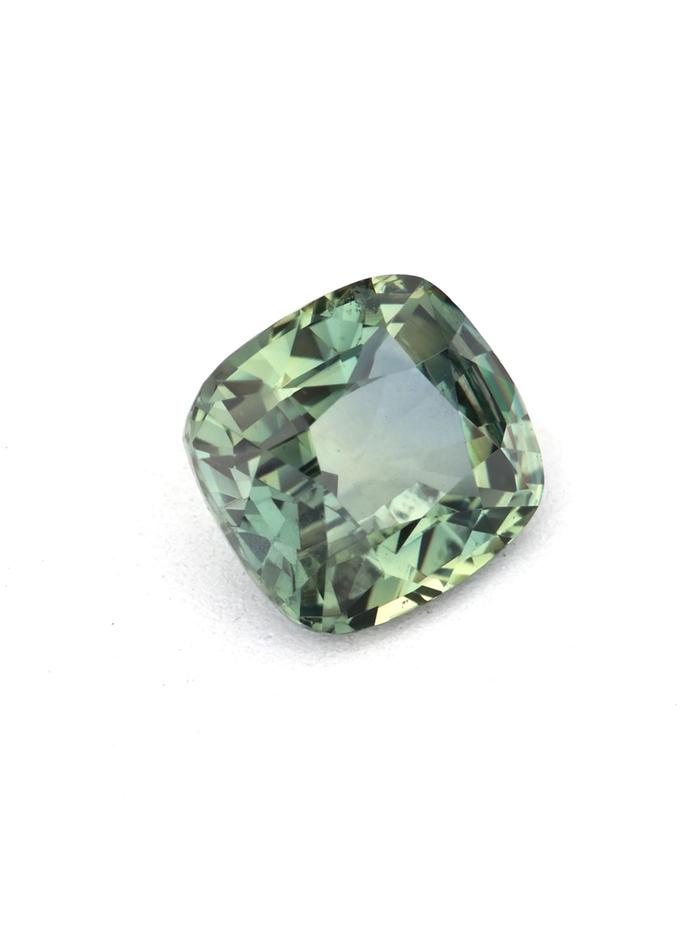 Nangi fine jewelry - green gemstone in gold