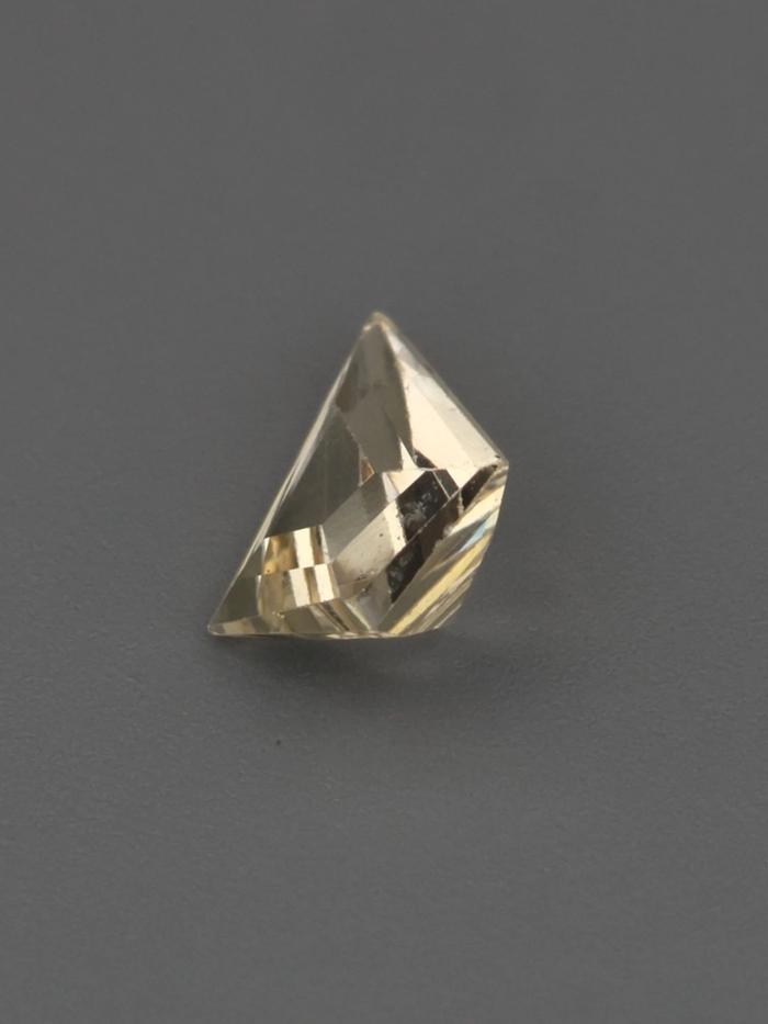 Nangi fine jewelry - champagne gemstone in gold