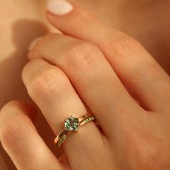Nangi fine jewelry - green ring in yellow gold