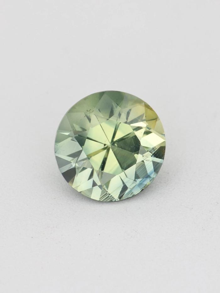 Nangi fine jewelry - green gemstone in gold