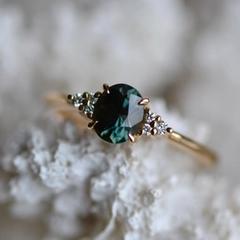 Nangi fine jewelry - green sapphire ring in yellow gold