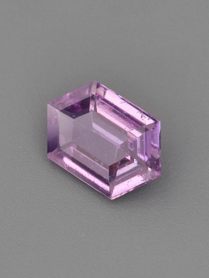 Nangi fine jewelry - pink sapphire gemstone in gold