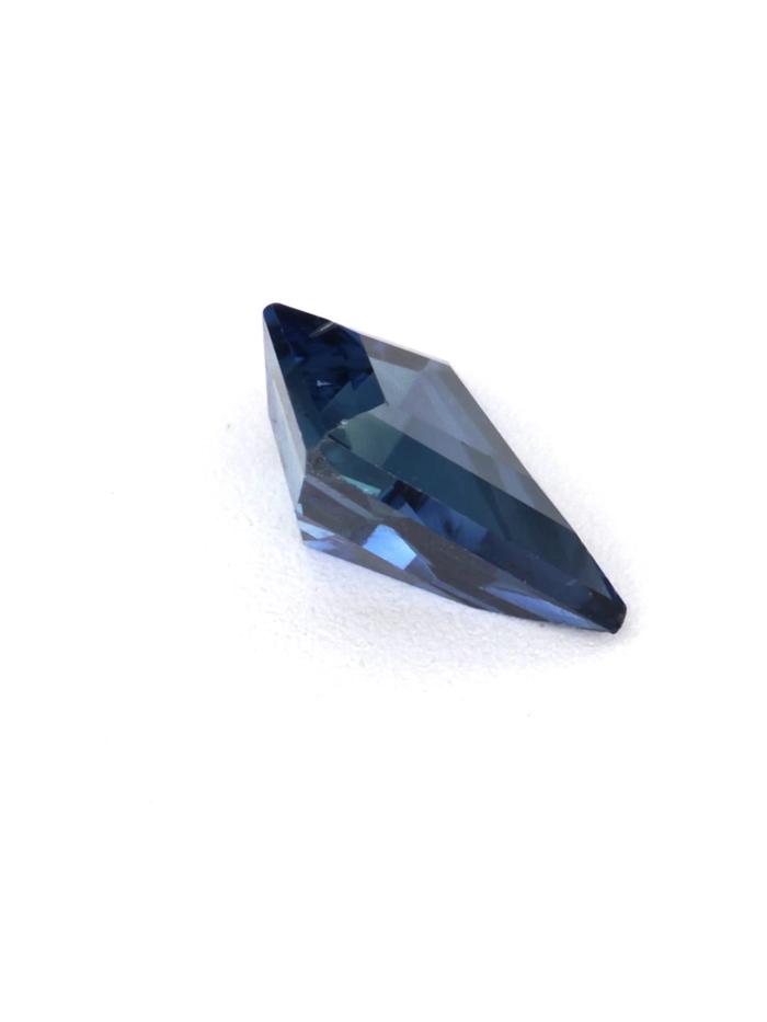 Nangi fine jewelry - blue gemstone in gold