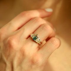 Nangi fine jewelry - teal / Peacock ring in yellow gold