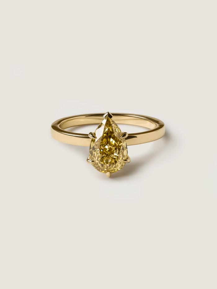 Nangi fine jewelry - champagne lab-grown diamond ring in yellow gold