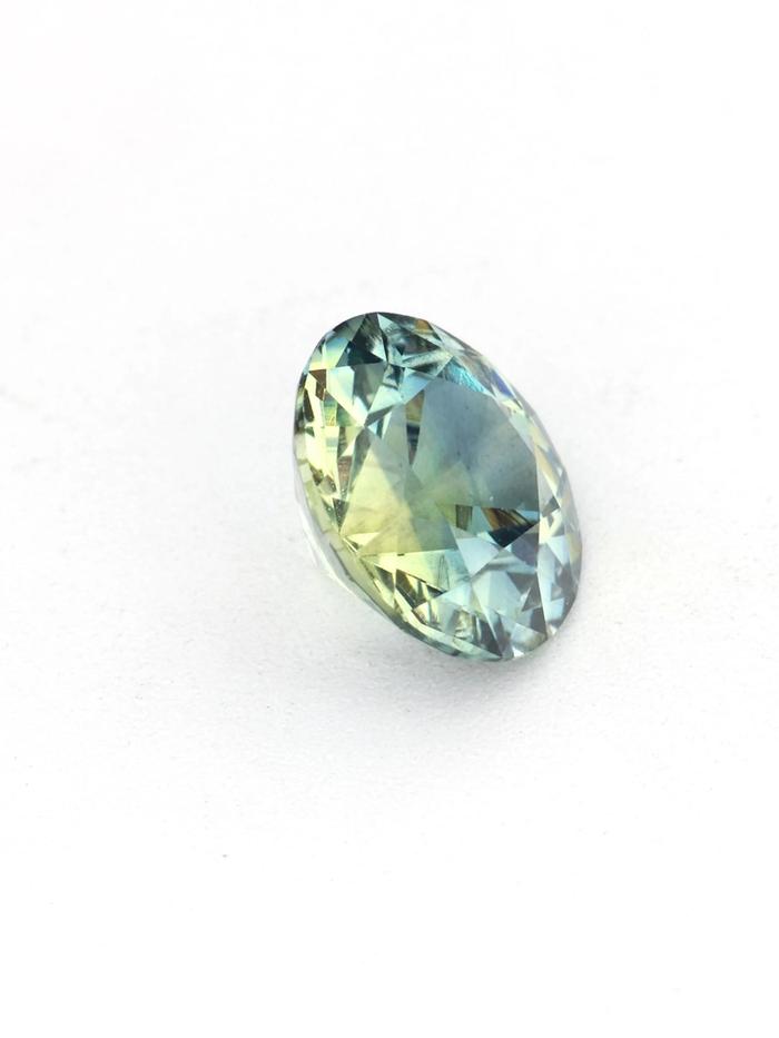 Nangi fine jewelry - green gemstone in gold