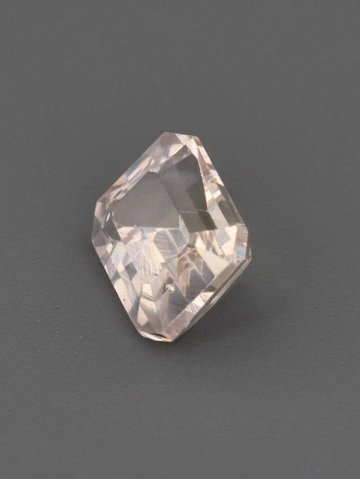 Nangi fine jewelry - champagne gemstone in gold