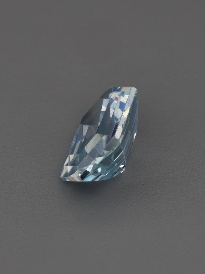 Nangi fine jewelry - blue gemstone in gold
