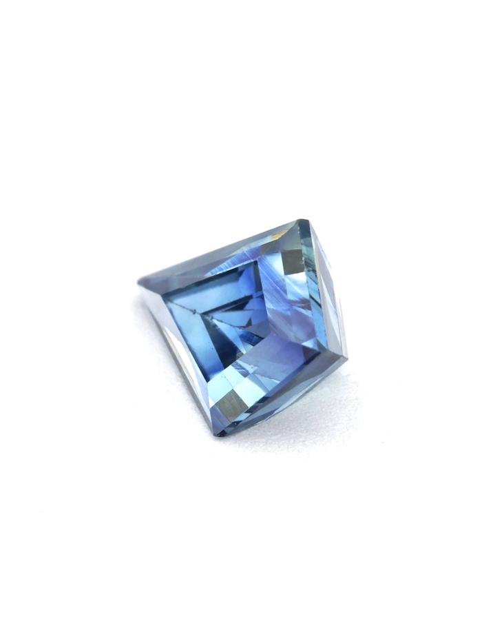 Nangi fine jewelry - blue gemstone in gold