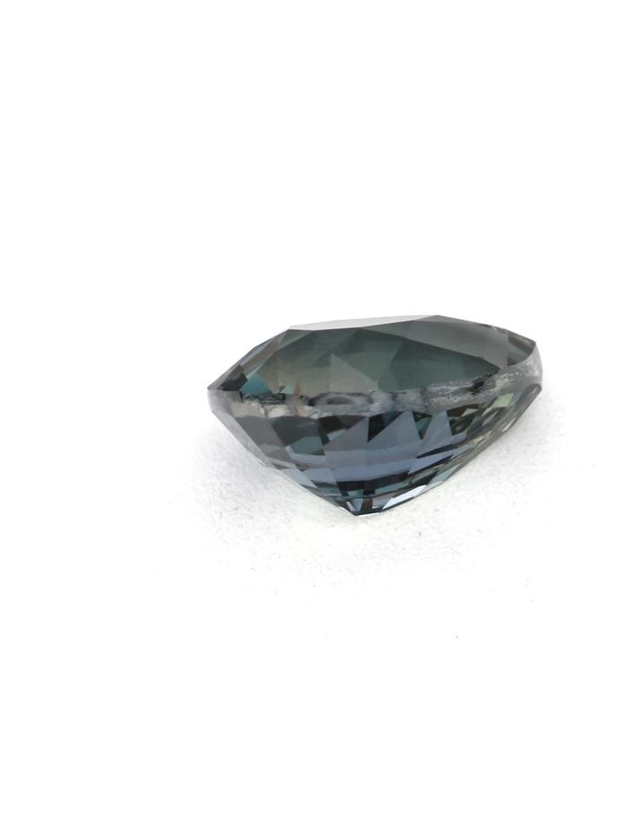 Nangi fine jewelry - green sapphire gemstone in gold