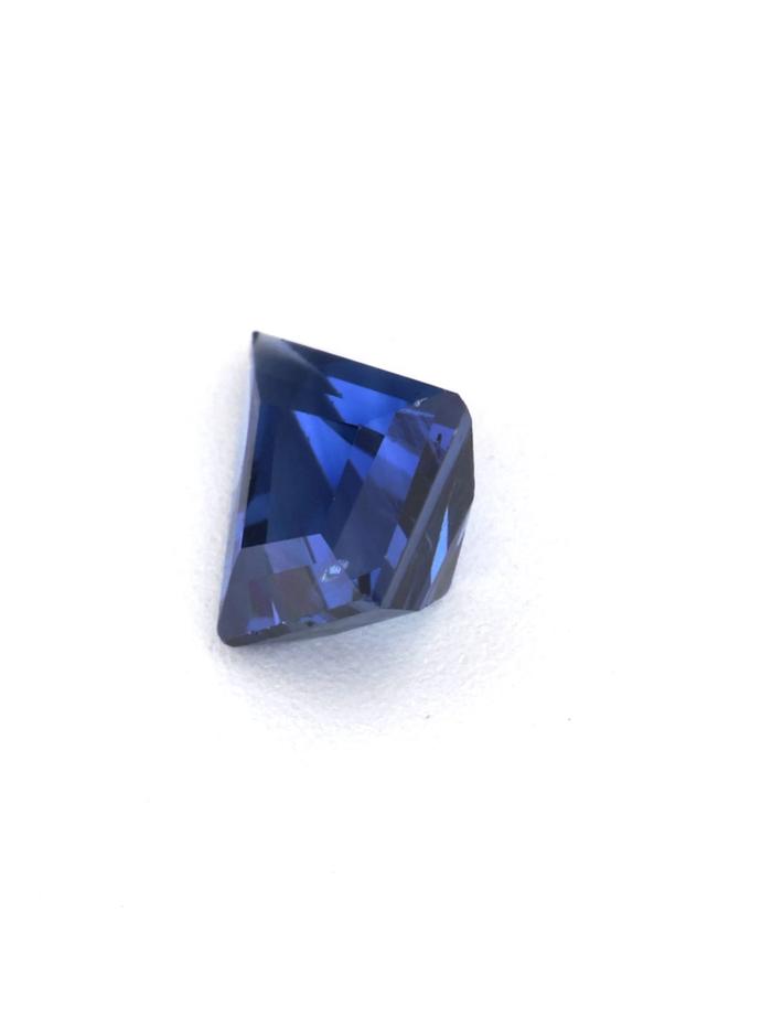 Nangi fine jewelry - blue gemstone in gold