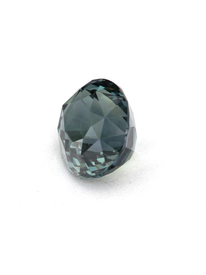 Nangi fine jewelry - green gemstone in gold