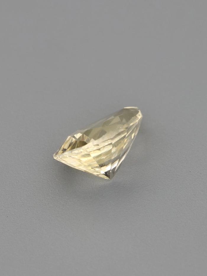 Nangi fine jewelry - yellow sapphire gemstone in gold