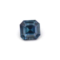 Nangi fine jewelry - blue gemstone in gold