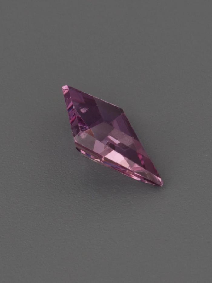 Nangi fine jewelry - pink gemstone in gold
