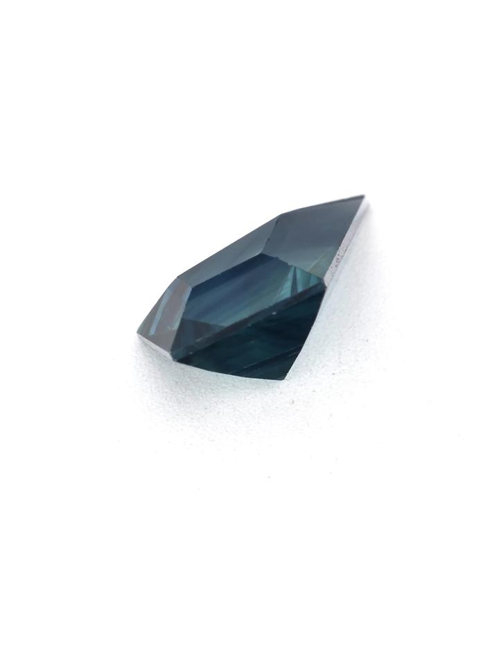Nangi fine jewelry - blue gemstone in gold