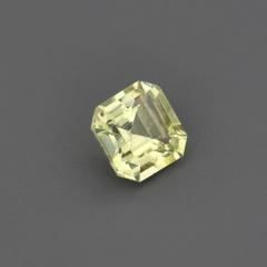 Nangi fine jewelry - green gemstone in gold