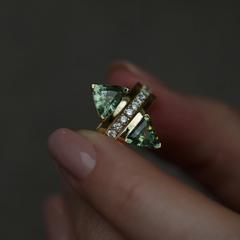 Nangi fine jewelry - green sapphire ring in yellow gold