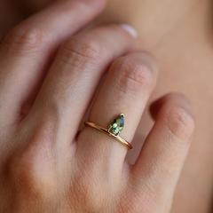 Nangi fine jewelry - green tourmaline ring in yellow gold