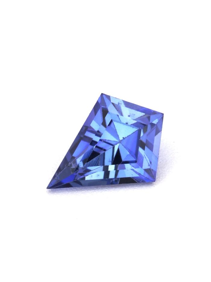 Nangi fine jewelry - blue gemstone in gold