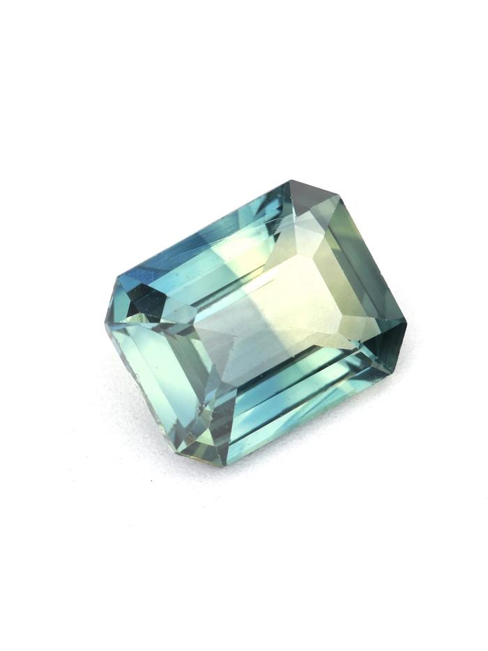 Nangi fine jewelry - teal / Peacock sapphire gemstone in gold