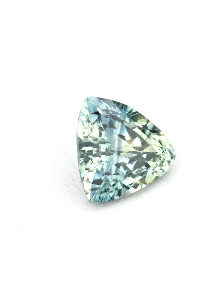 Nangi fine jewelry - green gemstone in gold