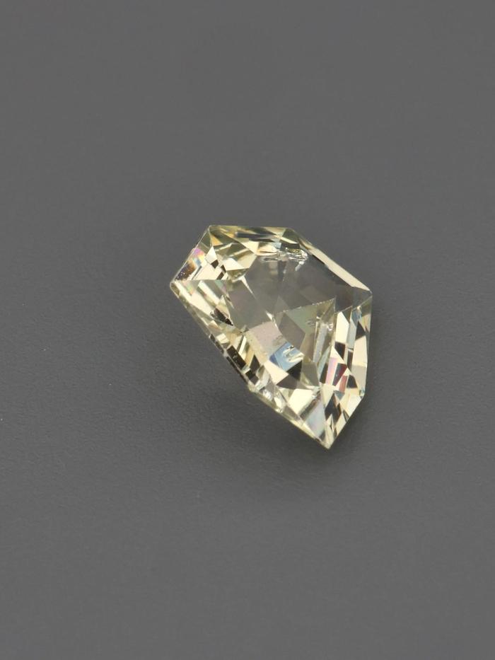 Nangi fine jewelry - champagne gemstone in gold