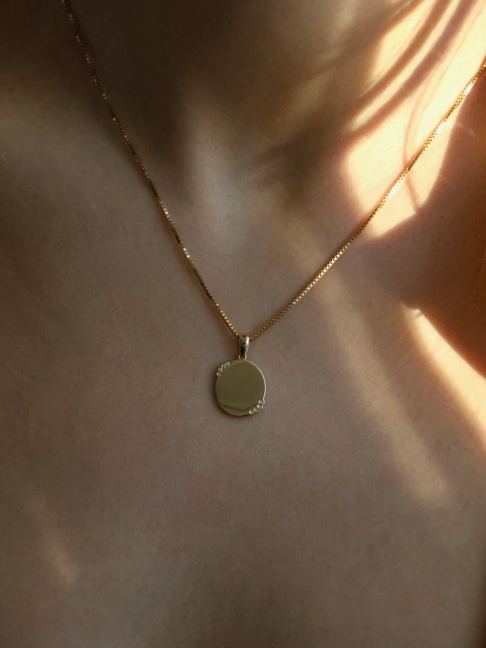Nangi fine jewelry - white lab-grown diamond pendant in gold