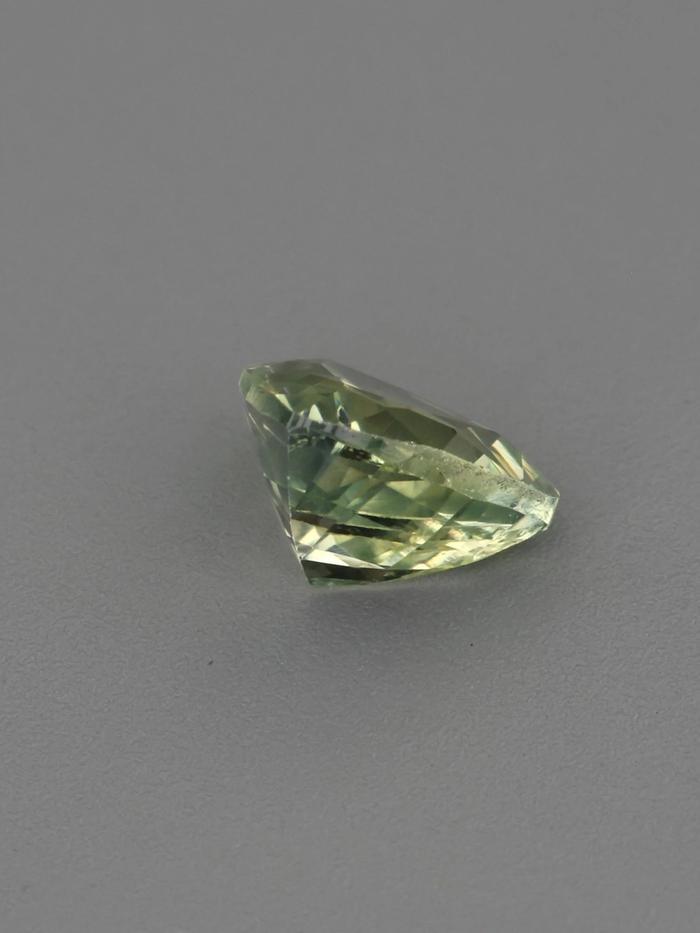 Nangi fine jewelry - green gemstone in gold