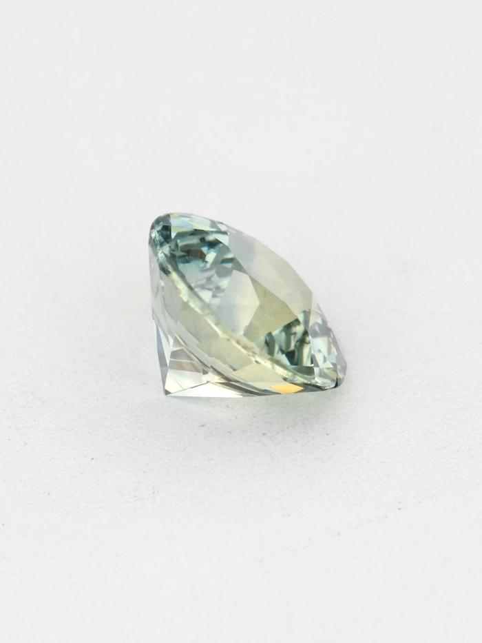 Nangi fine jewelry - green gemstone in gold