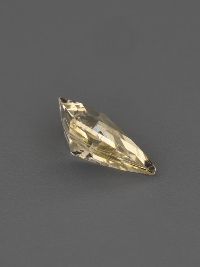 Nangi fine jewelry - champagne gemstone in gold