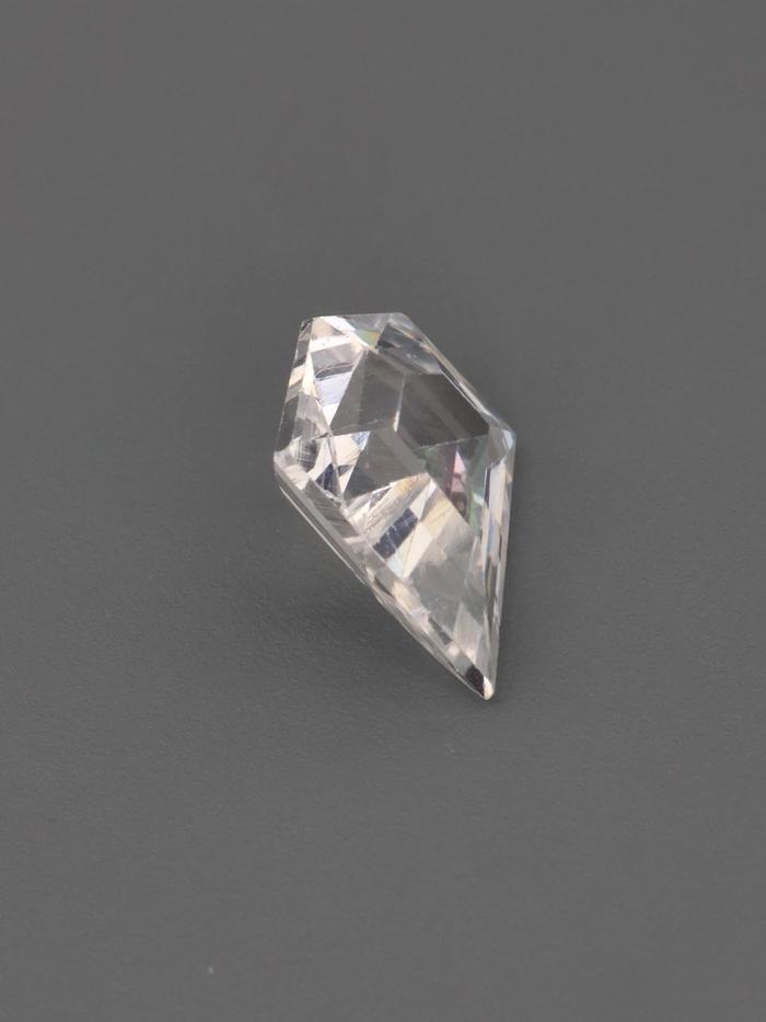 Nangi fine jewelry - champagne gemstone in gold