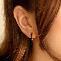 Nangi fine jewelry - black sapphire earring in yellow gold