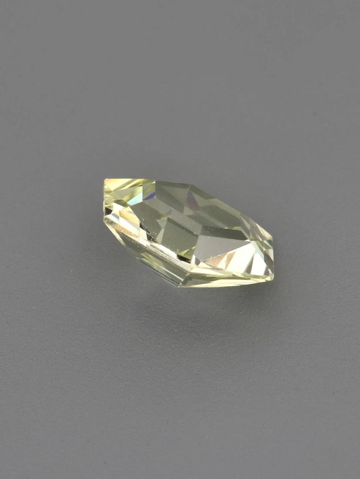 Nangi fine jewelry - champagne sapphire gemstone in gold