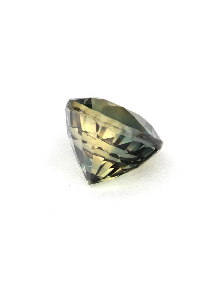 Nangi fine jewelry - green gemstone in gold
