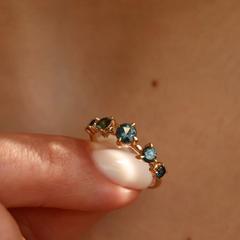 Nangi fine jewelry - green sapphire ring in yellow gold
