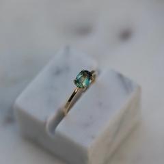 Nangi fine jewelry - green sapphire ring in yellow gold