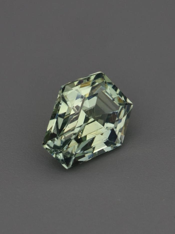 Nangi fine jewelry - green gemstone in gold