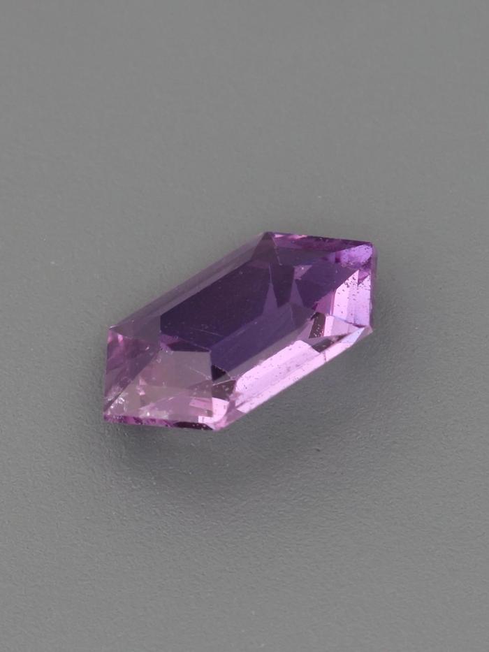 Nangi fine jewelry - pink sapphire gemstone in gold