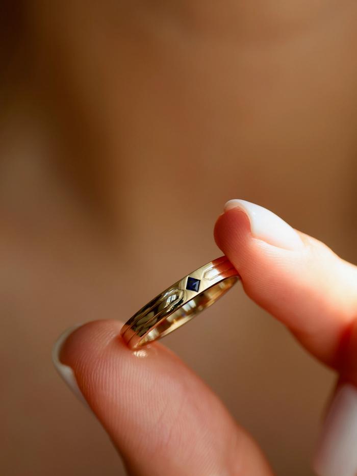 Nangi fine jewelry - blue ring in yellow gold