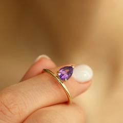Nangi fine jewelry - purple amethyst ring in yellow gold