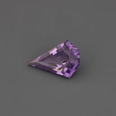 Nangi fine jewelry - purple gemstone in gold