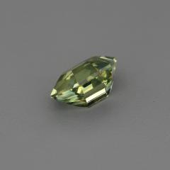 Nangi fine jewelry - green sapphire gemstone in gold
