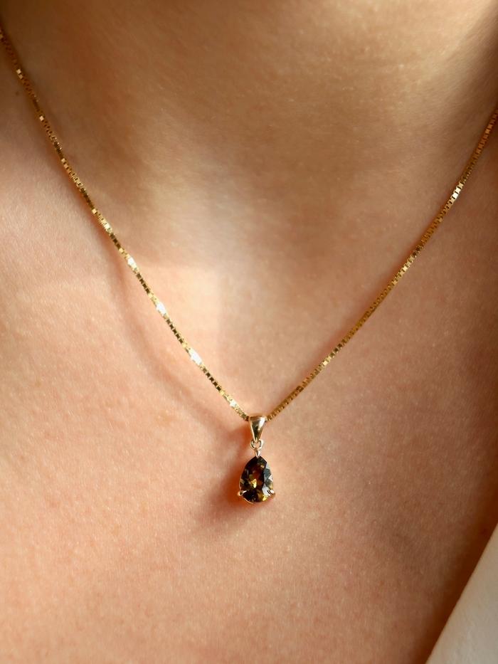 Nangi fine jewelry - brown pendant in gold