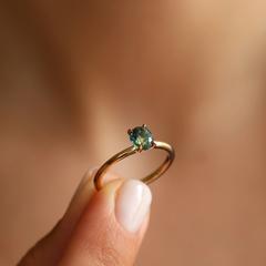 Nangi fine jewelry - green ring in yellow gold